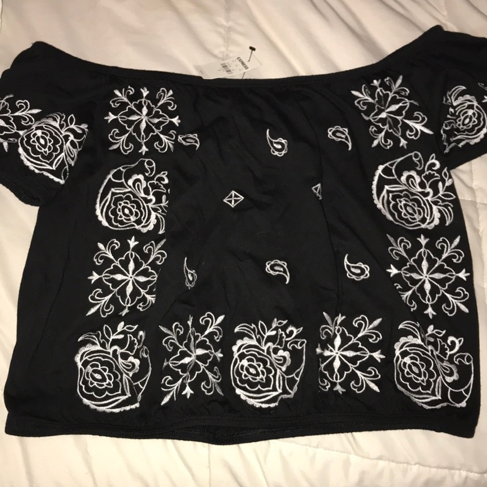 Super cute off the shoulder top!